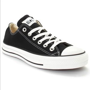Converse Chuck Taylor All Star Sneakers (Size 7)
